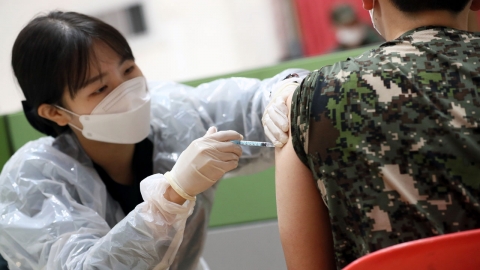 軍 신규 확진 351명...집단감염 공군, 신병 조기 자대배치