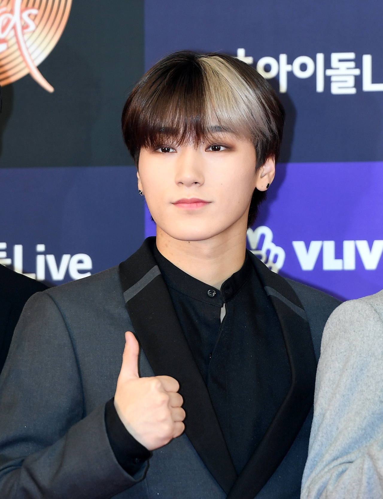 에이티즈 산, 코로나19 확진...윤호·민기·우영 음성 판정 (공식)