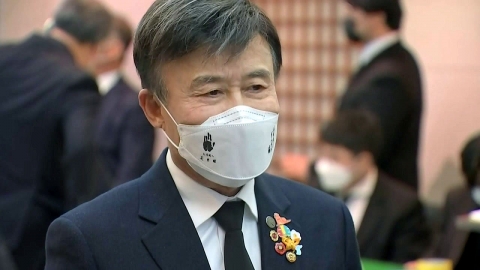 수익금 횡령 의혹 김원웅 광복회장 사퇴…"누 끼쳐 죄송"