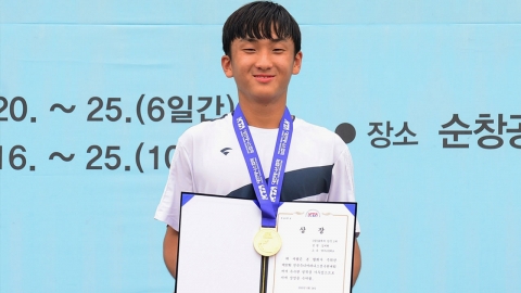 "형들도 문제없어요!" 16세 김세현, 주니어테니스 18세부 우승