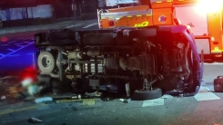 서울 수색동에서 트럭·승용차 충돌...2명 부상