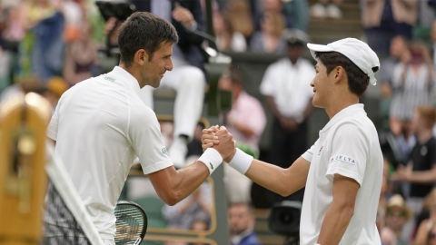 '졌잘싸' 권순우, 최강 조코비치에 석패