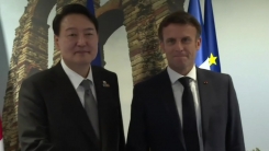한-프랑스 회담 하루 앞당겨 개최..."원전·우주산업 협력 확대"