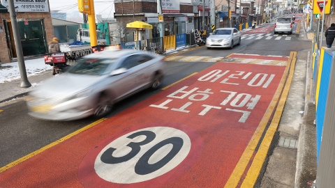 "어린이보호구역 횡단보도 '노란색'으로"...경찰청 시범사업 시행