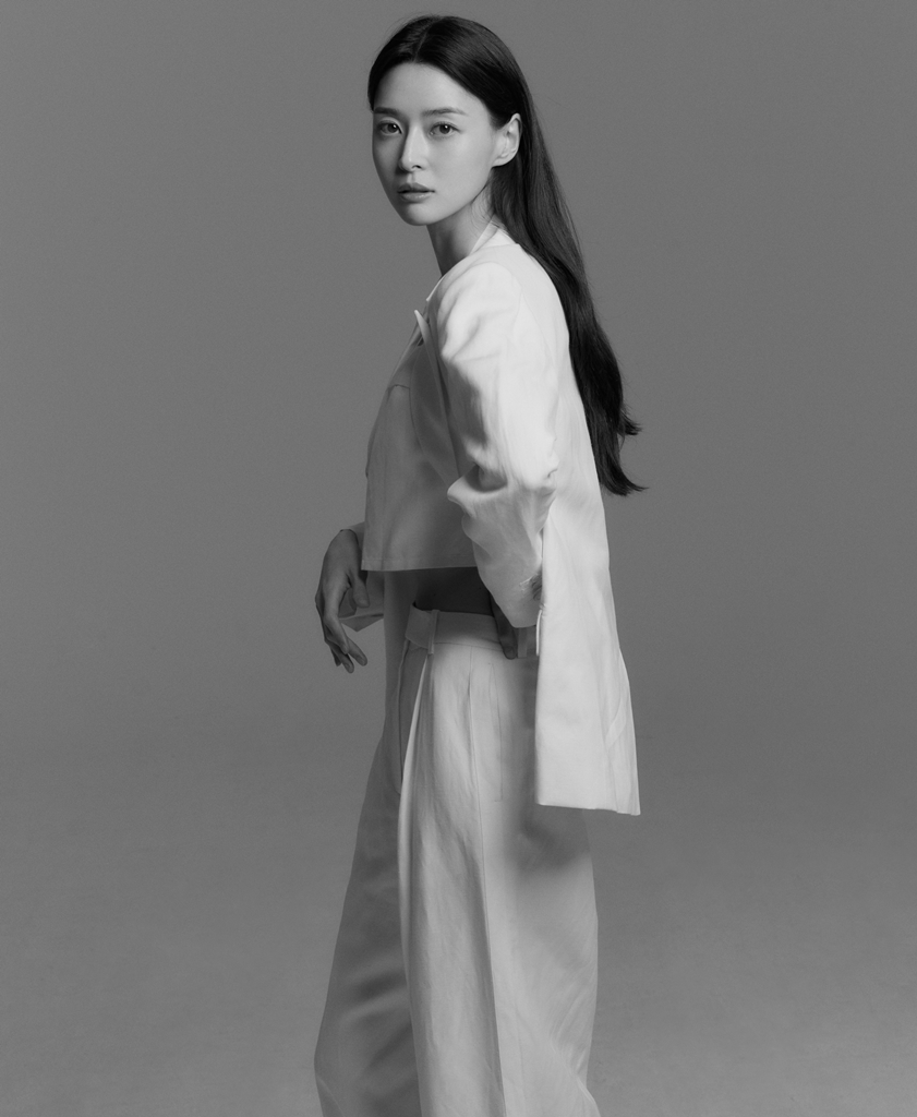 권나라, 새 프로필 공개…티빙 '청춘MT'로 활동 박차