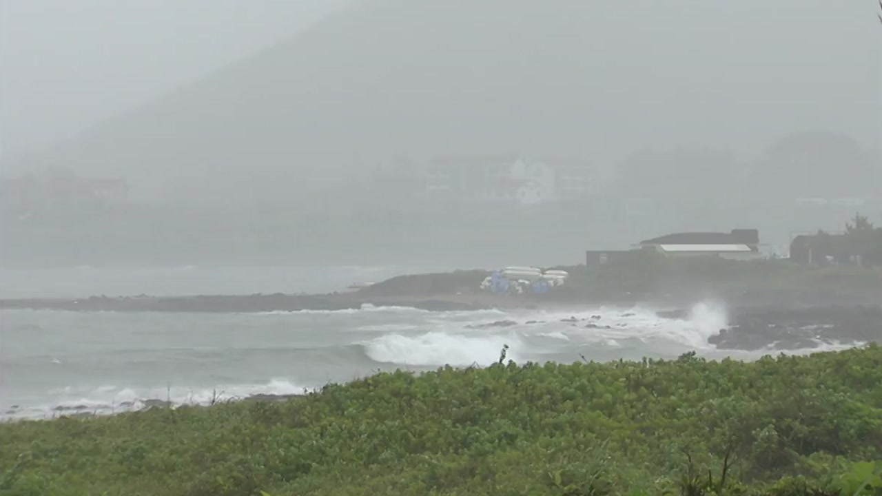 [뉴스라이브] 남부·남해안 내일까지 최대 150mm...해안가 강풍 주의