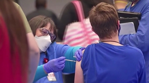 미국 FDA, 화이자·모더나 새 백신 긴급사용 승인