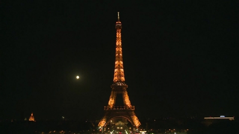 에펠탑 조명도 일찍 소등...러시아발 에너지난 여파