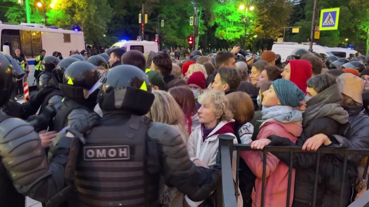 러시아 동원령에 전국 발칵..."전쟁 반대" 시위대 1천200여 명 체포
