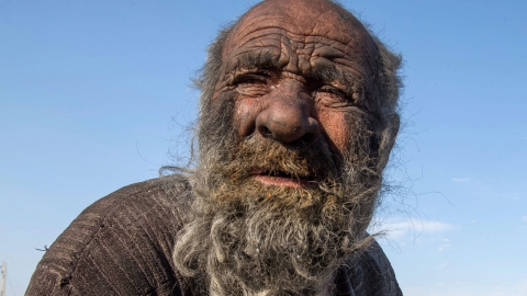 60년 안 씻은 '세계에서 가장 더러운 사나이' 94세로 사망