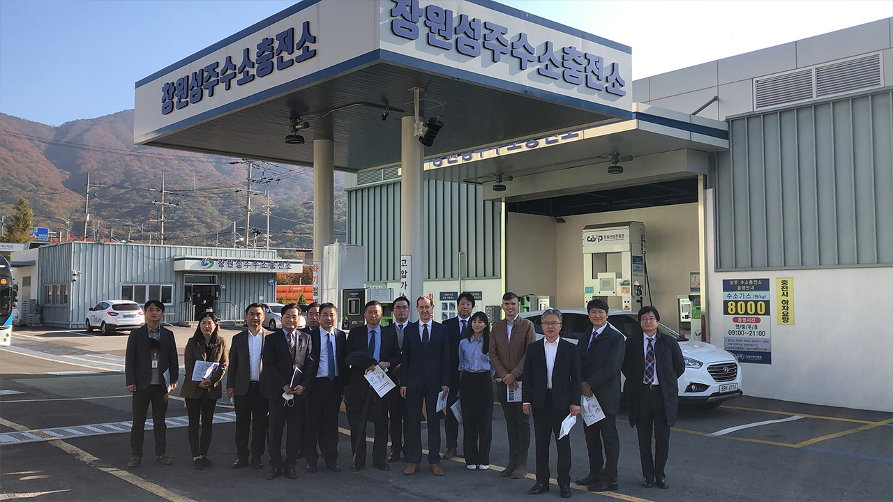 尹 정부 수소경제위 첫 회의..."원전으로 수소 생산"