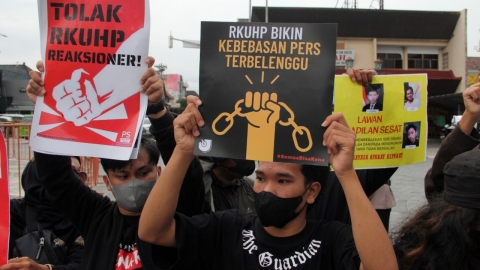 "혼전 성관계 땐 징역 1년"...이슬람식 새 형법에 인도네시아 '발칵'