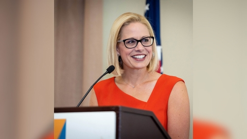 美민주당 탈당 시네마 상원의원 "당파성 환멸"...샌더스 "친기업 정치인" 비판