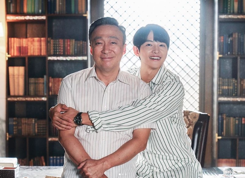 송중기, 이성민 꼬옥 껴안고 "I love you 할아버지"