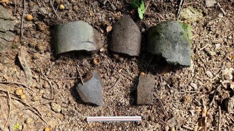 청와대 권역서 고려시대 추정 유물 발견...기와·도기 조각 등