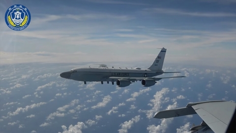 중국도 남중국해 美 정찰기 6m 근접비행 영상 공개 '맞불'