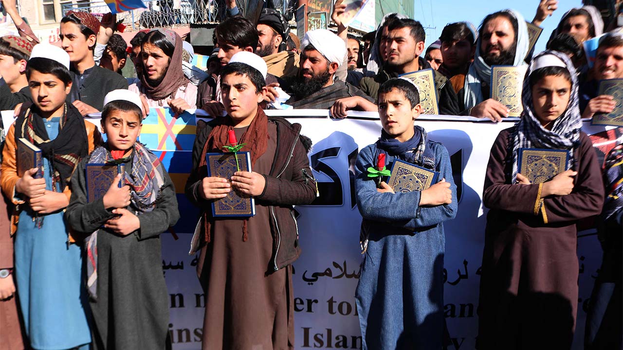 스웨덴서 '쿠란 소각'에 친이슬람 국가 시위 확산...인니, 스웨댄 대사 초치 예정