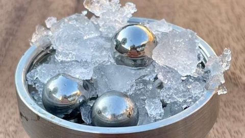 물과 똑같은 밀도 가진 새로운 형태 얼음 발견..."저온 상태 물 더 복잡"