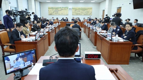 "野, 학폭기록 보존법 반대" vs "더 글로리 시즌2"