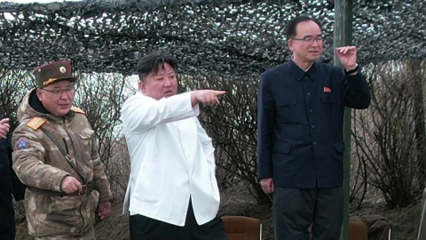 "땅속·공중 이어 수중까지"…北 전역이 핵미사일 요새