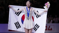 이해인, 세계선수권 여자 싱글 은메달...김연아 이후 10년 만에 메달 획득