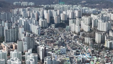 수도권 아파트 거래량 두 배 늘어…"회복은 시기상조"