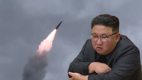 北, 단거리탄도미사일 2발 발사…美 핵항모 입항 겨냥?