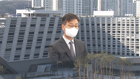 '쪼개기 계약' 의혹 추가...민주, 文 정부 감사에 반격