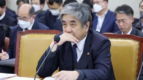  법원, 'TV조선 고의 감점 의혹' 한상혁 위원장 영장 기각