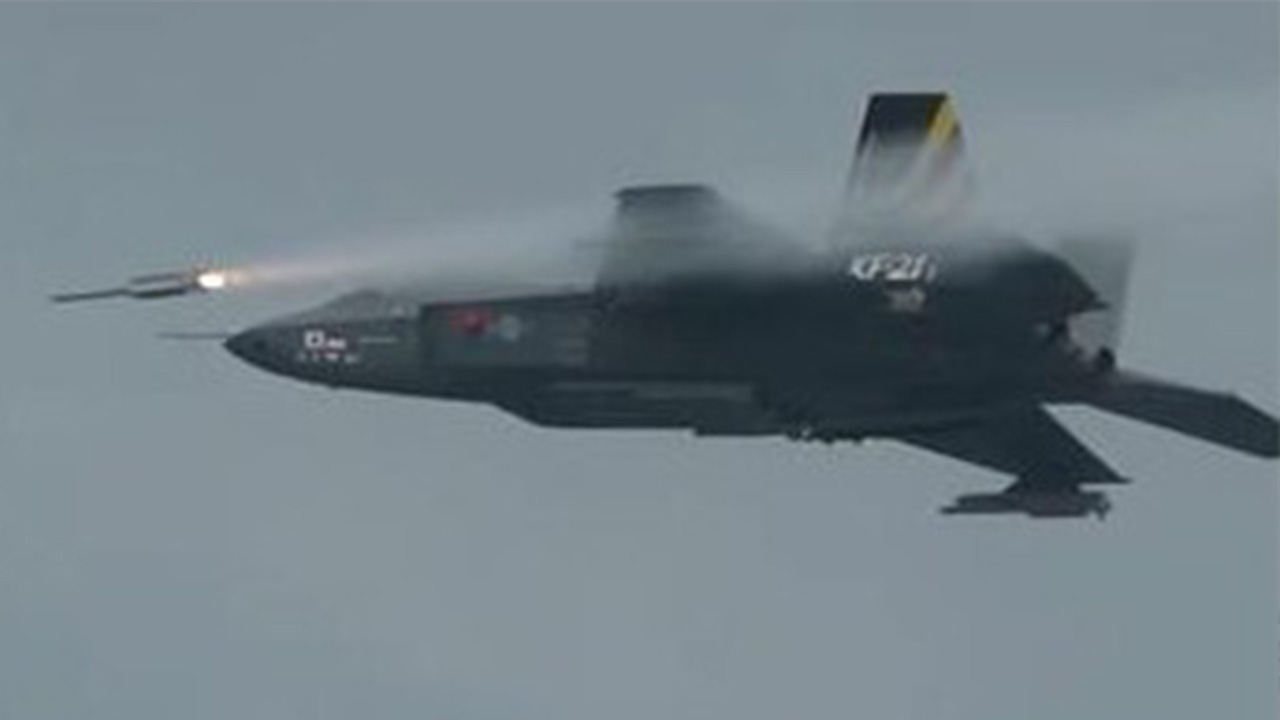 국산 초음속 전투기 KF-21, 단거리 무장분리시험 성공
