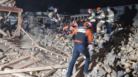 경주 '황리단길' 한옥 게스트하우스 붕괴...다친 사람 없어