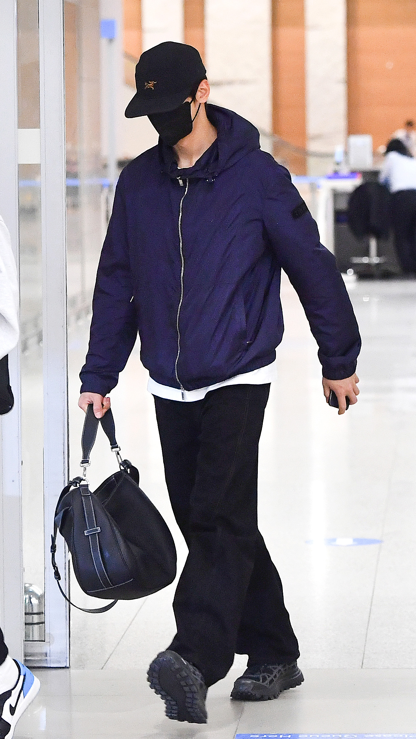 차은우, 어제(20일) 美서 귀국…곧바로 故 문빈 빈소 향해 조문