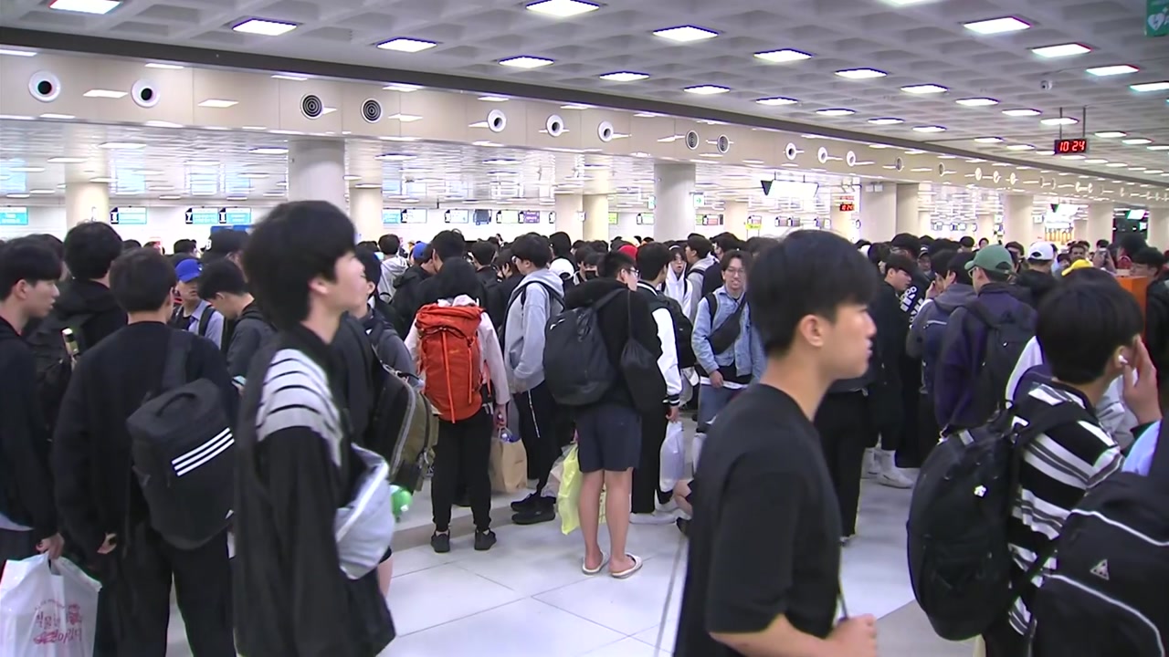 [전국]제주공항, 이틀째 항공기 운항 차질...만여 명 발 묶여 | YTN 제주공항, 이틀째 항공기 운항 차질...만여 명 발 묶여