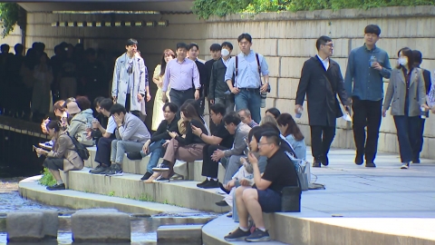 방역당국 "국내 위기단계도 신속 하향"…일상회복 속도