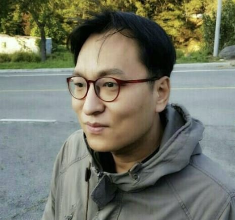 '가짜미투' 주장 박진성 시인, 2심도 패소…위자료 3배 늘었다
