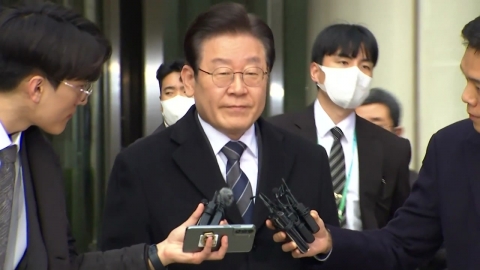 이재명 '대장동 재판' 시작…"악의적 허구" vs "입증 가능"