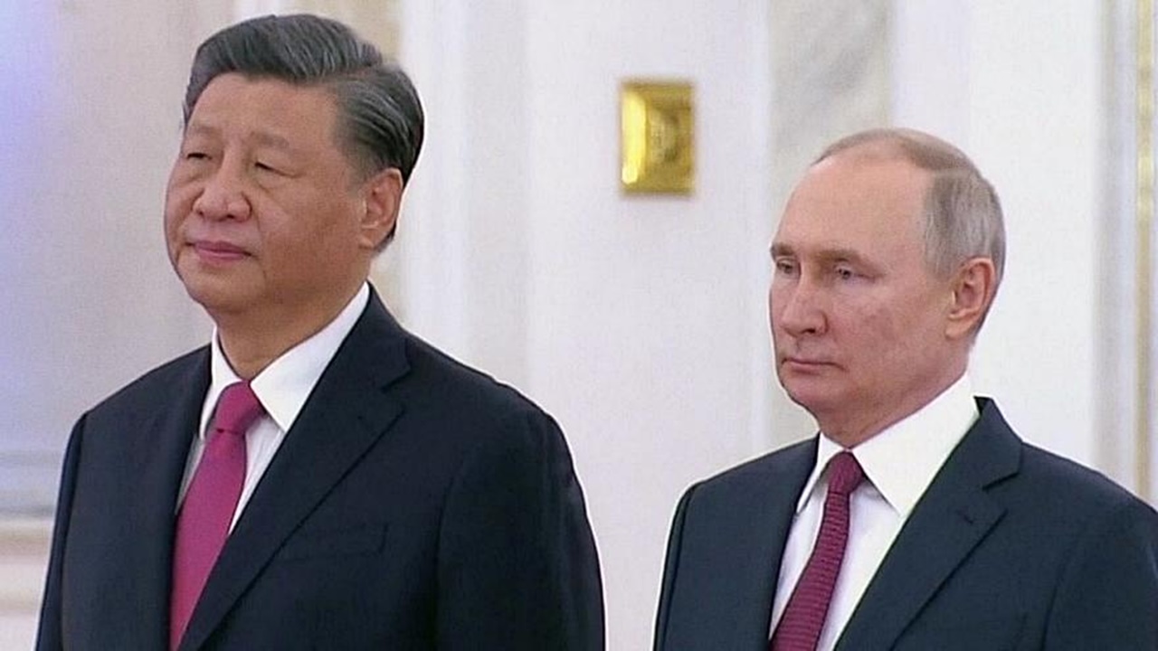 “러시아=중국의 사실상 속국” 마크롱 발언에 크렘린궁 ‘발끈’