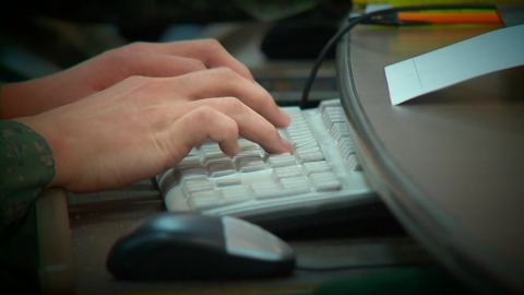 "女장교-아이돌 합성 사진도…" 공군 '계집 파일' 제보자 추가 폭로