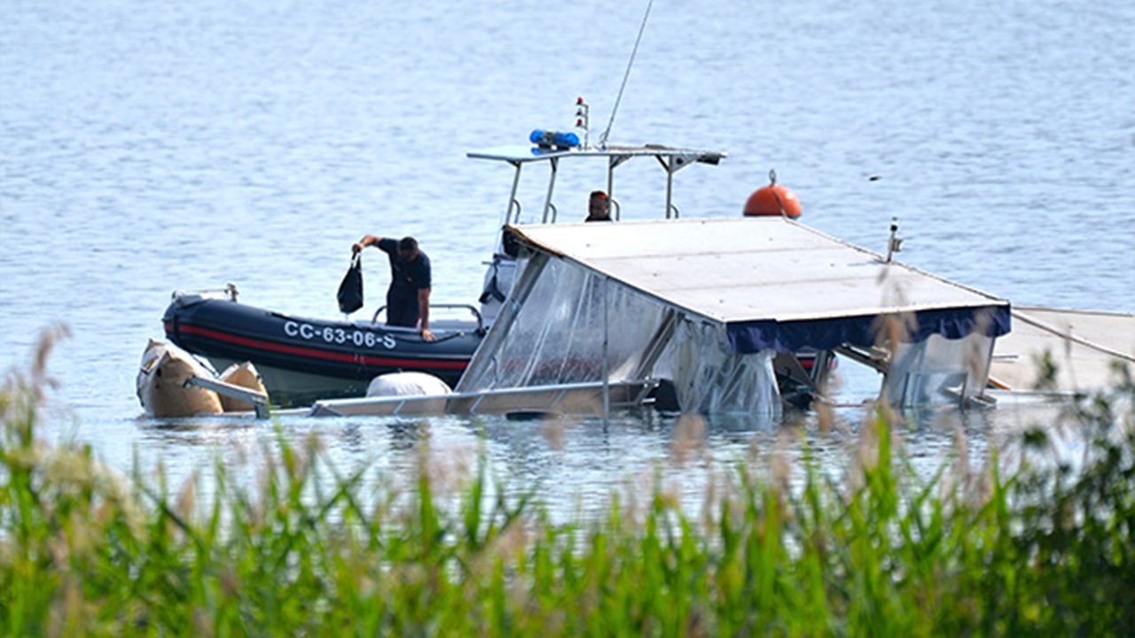 伊 마조레 호수에서 전복된 '007' 보트, 비밀 요원 3명 사망