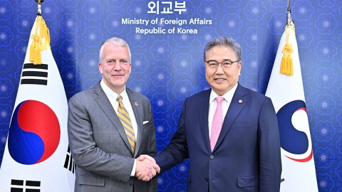 박진, 댄 설리번 美상원의원 면담...한미동맹 지원 당부