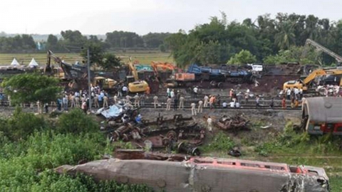 인도 열차사고 시신 83구 신원 미확인...사망자 수 288명 재조정