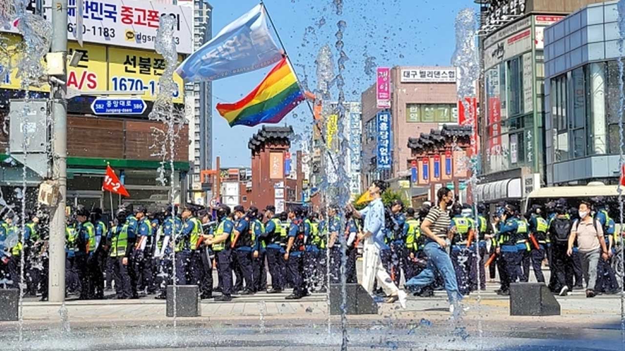 홍준표·경찰 누구 말이 맞나?...결국 '퀴어 혐오'로