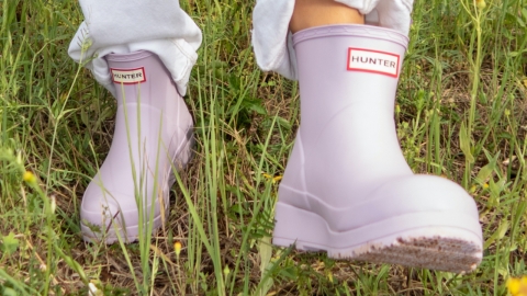 레인 부츠 대명사 '헌터' 기후·경제 위기 겹치며 결국 파산 