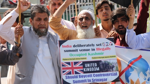 "인도군, 카슈미르서 파키스탄 민간인 2명 사살"