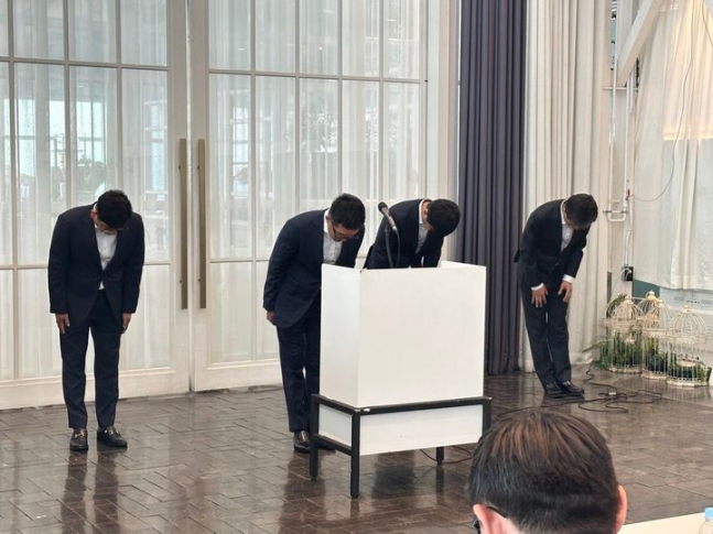 초록뱀그룹, 구속된 원영식 회장과 선 긋기 "모든 직위에서 물러나"