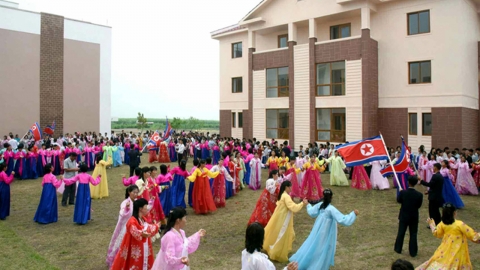 '뜻밖의 재난' 당한 비단섬...北 "살림집 건설로 문제 해결"