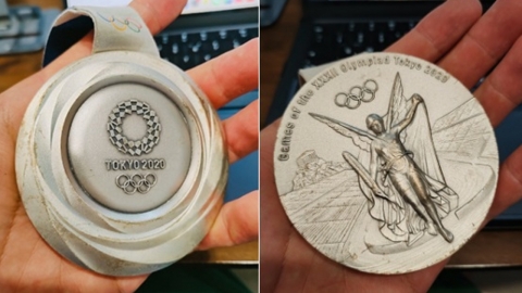 中 선수 "도쿄올림픽 은메달 변색…2년 만에 고철됐다"