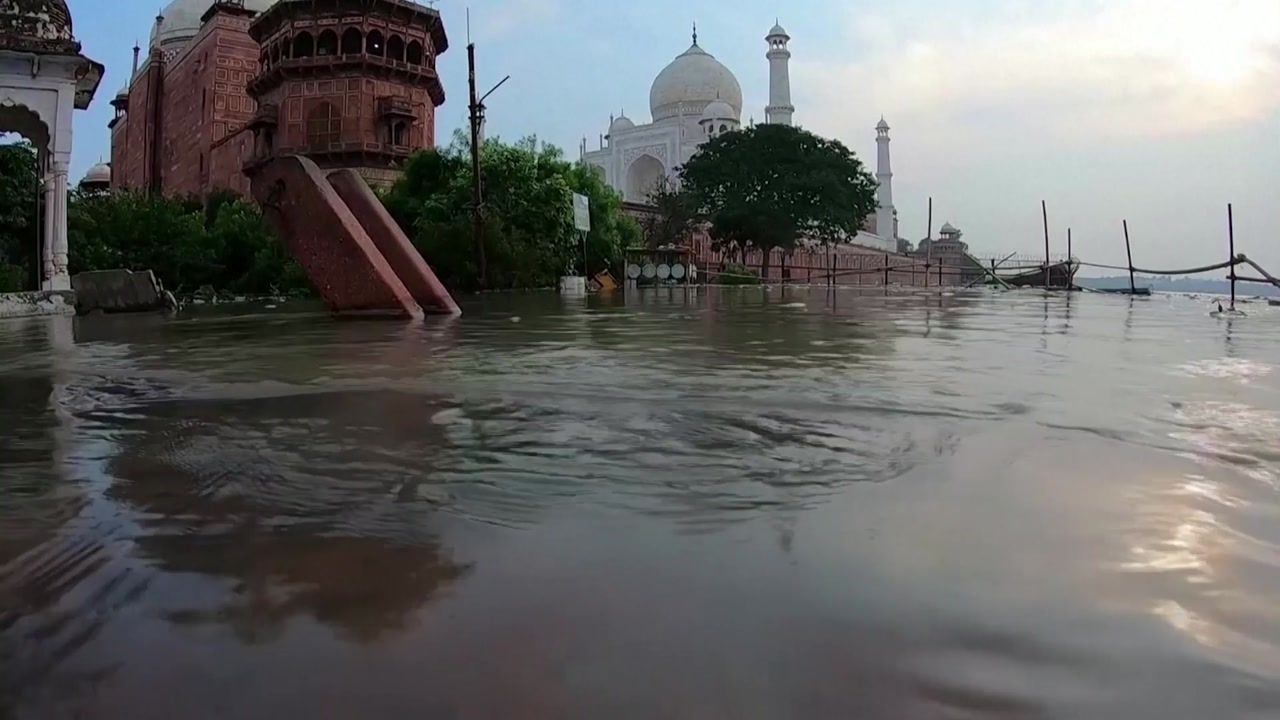 Taj Mahal at Risk of Submersion as Rivers Overflow: Heavy Rains Cause Destruction in India