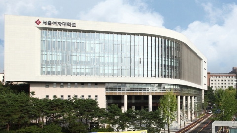 집중호우 때문? 안전등급 A 서울여대 도서관 외벽 일부 무너져