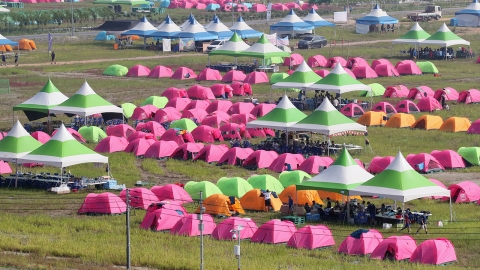 [뉴스킹] 전문의, "잼버리 텐트 안 40도 육박, 간척지 습도 높아 체온조절 힘들어"